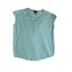 whbm mint v neck  tee shirt  xs